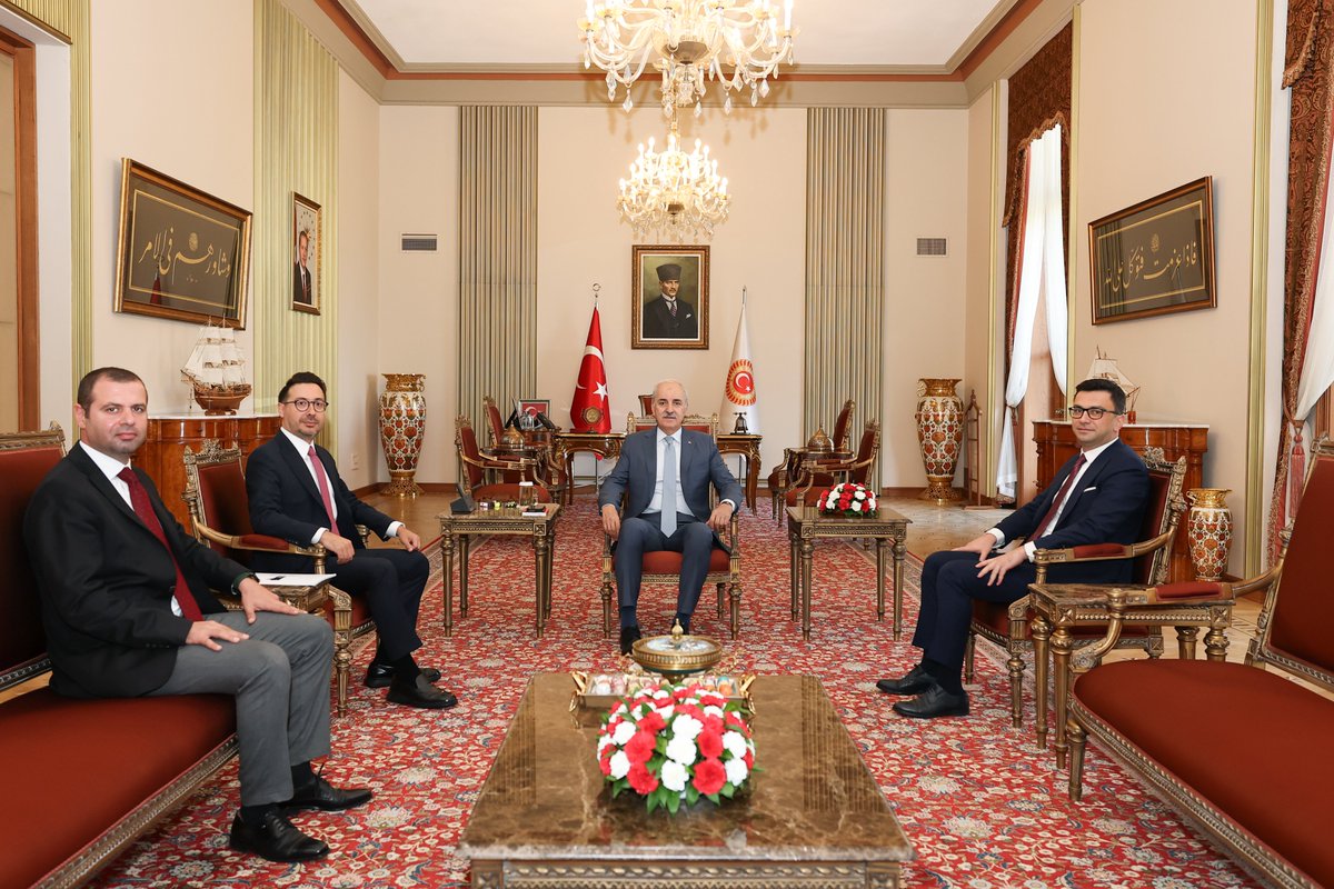 Türkiye Büyük Millet Meclisi (TBMM) Başkanı Numan Kurtulmuş, #AA Yönetim Kurulu Başkanı ve Genel Müdürü Serdar Karagöz'ü (<a href="/serdarkaragoz/">Serdar Karagöz</a>) makamına kabul etti.

v.aa.com.tr/3665463

#AnadoluAjansı