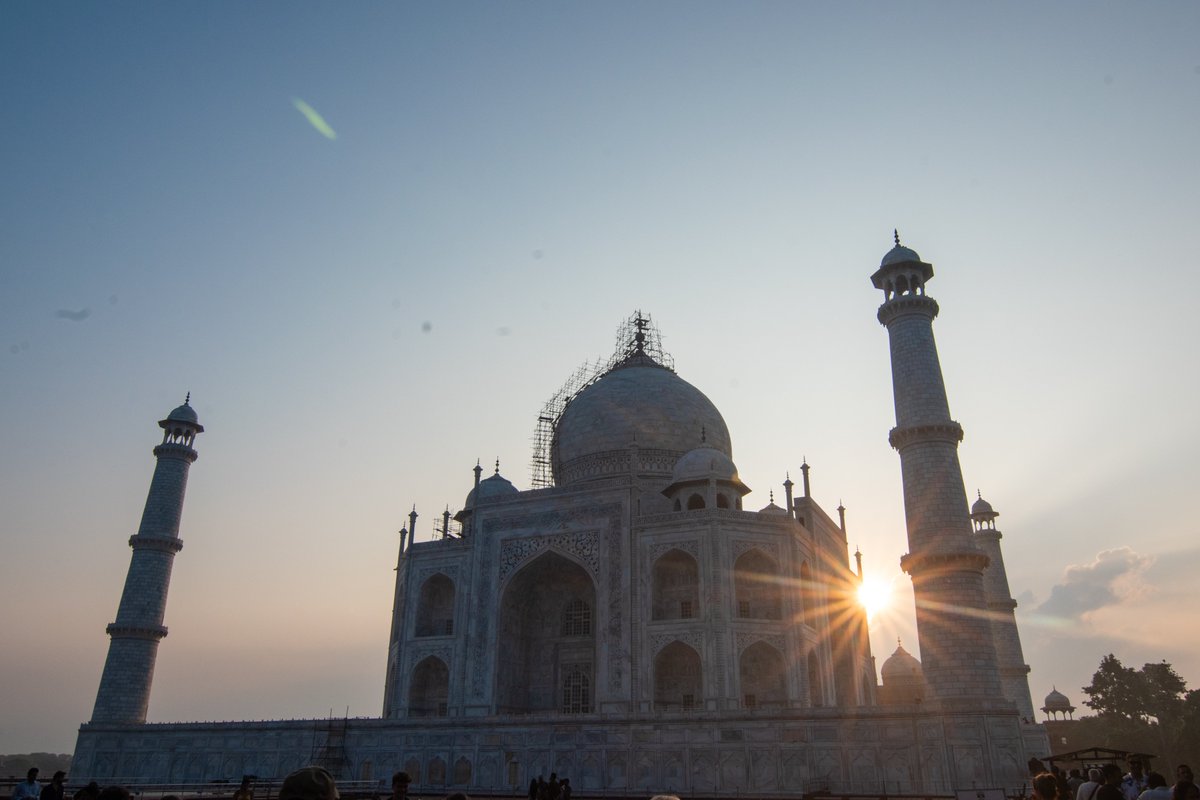 PriyadharshanS's tweet photo. Playing around with Taj and Light https://t.co/Q9FfEnrTxK