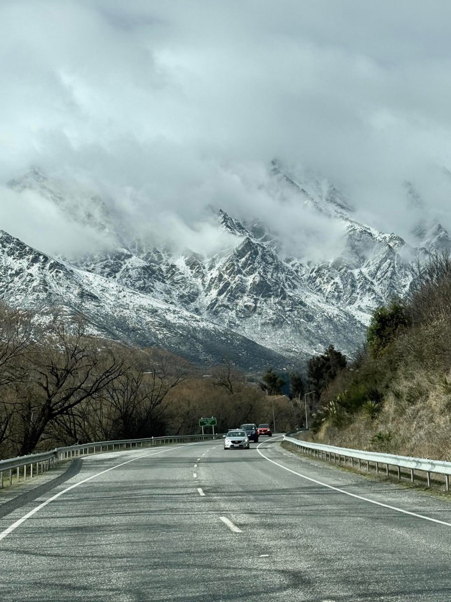 Ieglarouce7161's tweet image. The  scenery ​and  people ​are  on  the road,  and ᱸthe  joy  touches the ​heart.