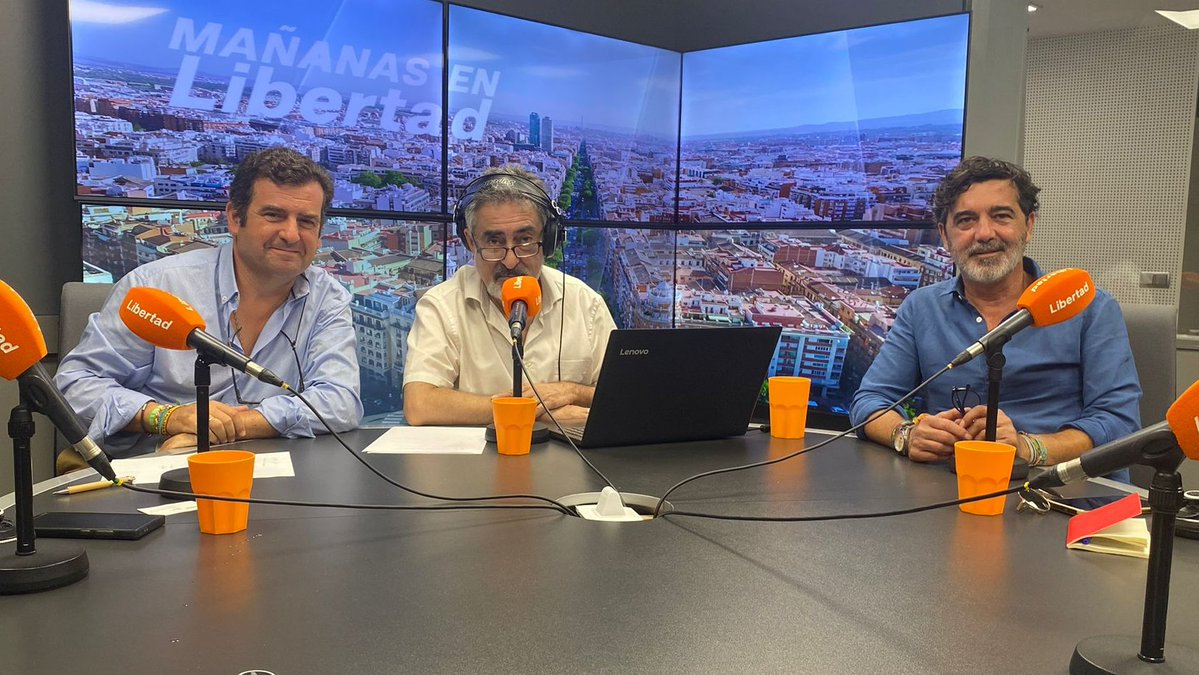 Radio Libertad (@radiolibertades) on Twitter photo 🚨 No te quedes sin escuchar #MañanasEnLibertad de <a href="/ldpsincomplejos/">Luis del Pino</a>, en el que hemos contado con <a href="/rchamode/">Ricardo Chamorro Delmo</a> y <a href="/iblascor/">Isaac Blasco</a>.
➡️ Si te perdiste algún momento del episodio de hoy visita nuestro canal de <a href="/YouTube/">YouTube</a>.
⬇️⬇️⬇️⬇️
youtube.com/watch?v=fF7veF… 🚨 No te quedes sin escuchar #MañanasEnLibertad de <a href="/ldpsincomplejos/">Luis del Pino</a>, en el que hemos contado con <a href="/rchamode/">Ricardo Chamorro Delmo</a> y <a href="/iblascor/">Isaac Blasco</a>.
➡️ Si te perdiste algún momento del episodio de hoy visita nuestro canal de <a href="/YouTube/">YouTube</a>.
⬇️⬇️⬇️⬇️
youtube.com/watch?v=fF7veF…