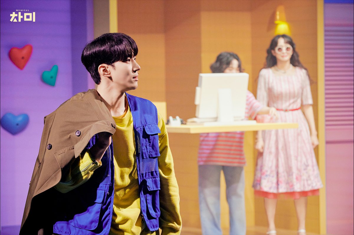 Musical_ChaMe's tweet photo. [#뮤지컬 #차미] 🧩

📸 공연사진 피드 3 💖

❝ 팔리길 기다리지만 주인없는 기성품, 
이들이 바로 레디메이드 인생이 아니겠는가❞

-

𝐌𝐔𝐒𝐈𝐂𝐀𝐋 𝐂𝐇𝐀𝐌𝐄 😍📱
𝟮𝟬𝟮𝟱.𝟱.𝟮𝟵 - 𝟴.𝟮𝟰 https://t.co/o523WTFELX