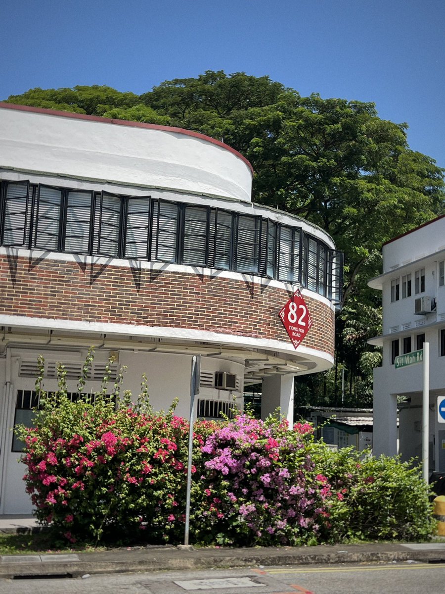 j11111193's tweet photo. Tiong Bahru https://t.co/0WkBrYikWi