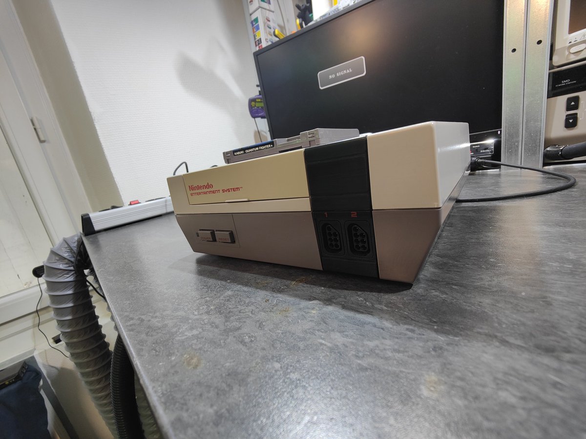 CabriDIY - Streamer réparateur de console Rétro (@cabridiy) on Twitter photo Aujourd'hui on va SAV une NES et attaquer de la GameGear 😁
C'est sur twitch.tv/cabridiy Aujourd'hui on va SAV une NES et attaquer de la GameGear 😁
C'est sur twitch.tv/cabridiy