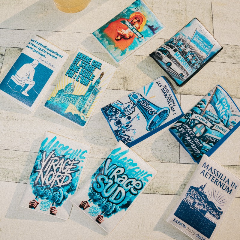 studio1899's tweet photo. Nos porte-cartes sont de retour à seulement 8 euros !

Créé et imprimé à Marseille pour les amoureux de l'OM 

- Livraison Gratuite
- Stickers OM offerts

Découvrez notre collection sur notre site

Attention stock limité ! 

Dispo sur notre site uniquement