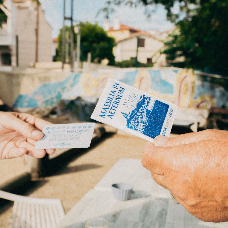 studio1899's tweet photo. Nos porte-cartes sont de retour à seulement 8 euros !

Créé et imprimé à Marseille pour les amoureux de l'OM 

- Livraison Gratuite
- Stickers OM offerts

Découvrez notre collection sur notre site

Attention stock limité ! 

Dispo sur notre site uniquement