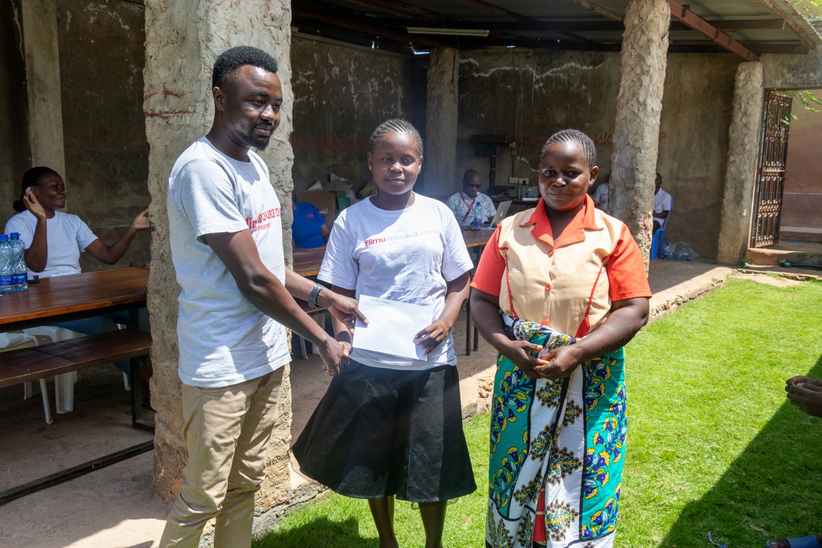 elimu_projects's tweet image. We held a mentorship session with our sponsored students under the #StayInSchool Project at Elimu 
We also prayed with our candidates & celebrated those performed well in their previous exams. #lifelonglearning