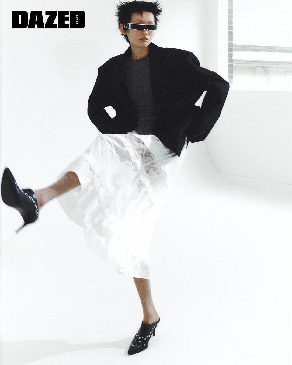 DazedKorea's tweet photo. SEOUL, SET, FREE #협찬

서울패션위크 25주년 무대에 오르는 대한민국 브랜드 15개가 쏘아 올리는 자유.

#서울패션위크 #SeoulFashionWeek #SFW #SFW26SS #SS26Collection #서울 #Seoul #DDP #SFW25주년 #SFW25th https://t.co/7k80R6hXSh