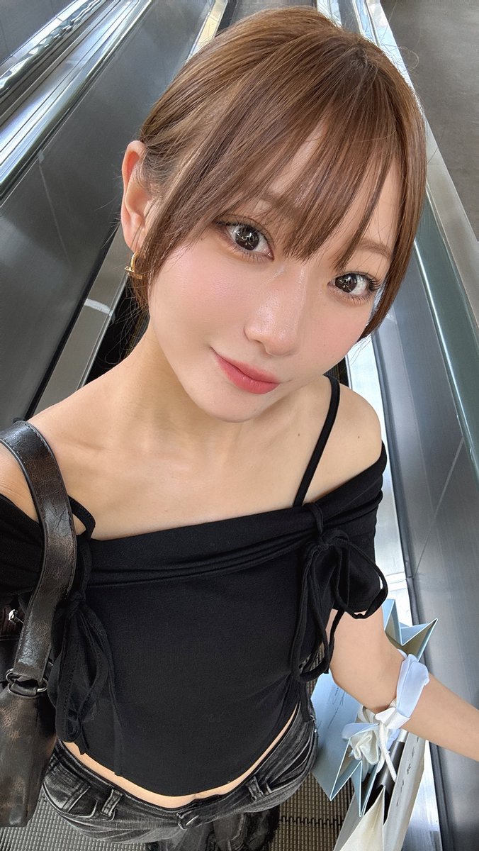 昨日の画像と別バージョンも載せちゃう🥹💕笑 こちらほほえみver