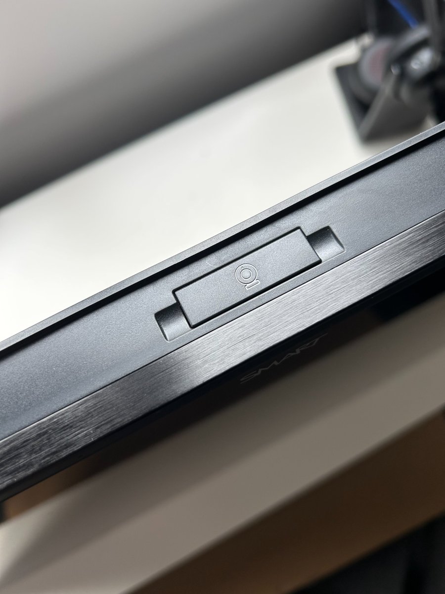 ThatsaSMARTIdea's tweet image. Spotted during setup 👀
The SMART Board Mini has a secured camera blanking plate 🔒
Perfect for:
✅ Secure spaces
✅ Lecture halls w/ fixed AV
✅ Customers who don’t want tape!
👏 A small touch that says “we get it.”
#SMARTBoardMini #ProAV #HigherEd #SecureTech #AVTweeps