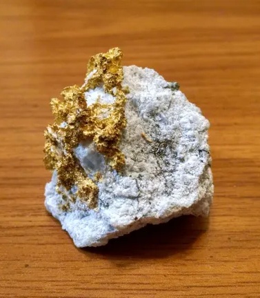 ARockygems's tweet photo. Multiple Gold Crystals available from Sidewinder Minerals on Rockygems Marketplace https://t.co/Nymsz9snj5 https://t.co/eqxRo9lAeB