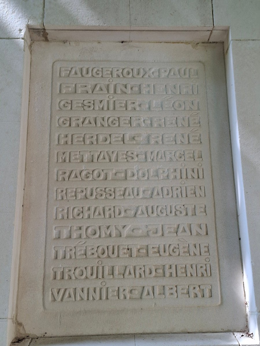 #MonumentAuxMorts #Troo <a href="/Prefet41/">Préfet de Loir-et-Cher 🇫🇷</a> Magnifique village troglodyte ! <a href="/helurli/">Hélène Urli</a> <a href="/MartineCONORD/">Martine CONORD</a> <a href="/GustaveFortier/">Gustave Fortier</a> <a href="/1J1Poilu/">1 Jour - 1 Poilu</a> <a href="/Fr_BARRA/">François BARRA</a> <a href="/GerardLOBRY/">Gérard LOBRY</a> <a href="/mperruchon/">mperruchon (unsor95)</a> <a href="/boiry62128/">Jim Smithson</a> <a href="/simone2bovoir/">L'invitée</a> <a href="/FFGenealogie/">FFGénéalogie</a> <a href="/franckviltart/">Franck Viltart</a> <a href="/PriolG/">Priol Gildas</a> <a href="/EliseGenealogie/">Elise Lenoble</a> <a href="/MonuMorts/">LE PATRIMOINE MÉMORIEL DES GUERRES</a> <a href="/1er2emeGM/">m</a>