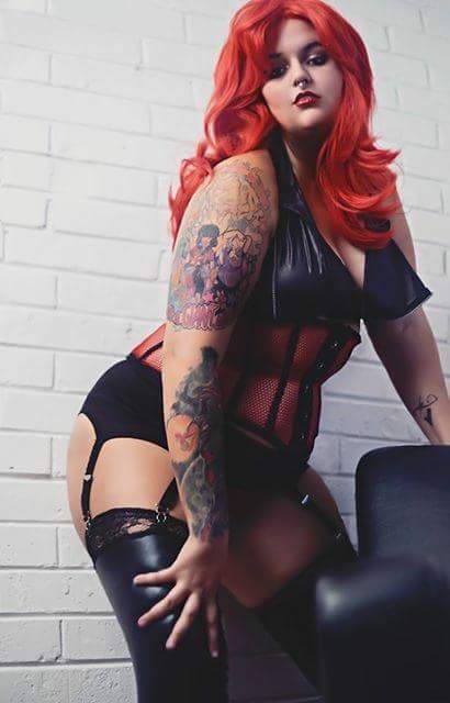 CryptidKissed's tweet image. Are you a man? 
Cause I&apos;m a bitch 💋

#plusmodel #plussize #fatfemme #corset #kesha