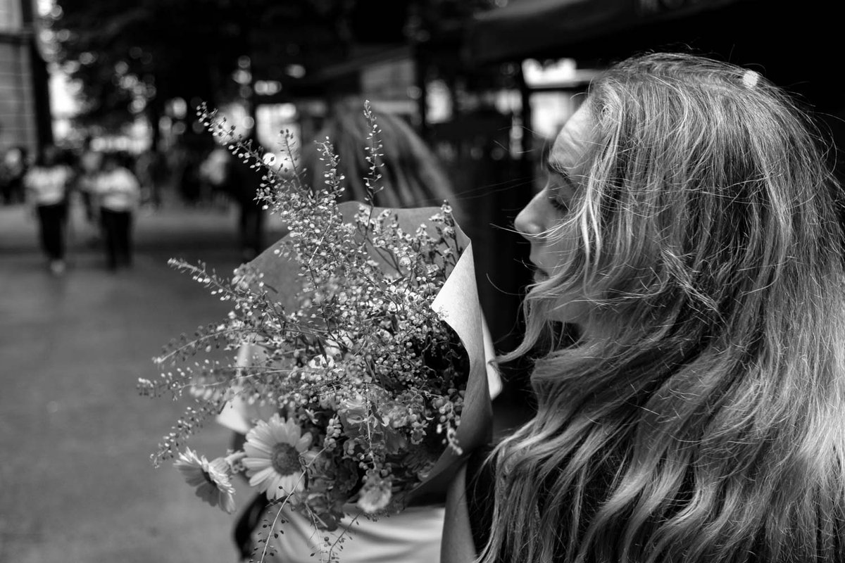 DIVCreativo's tweet image. Ayer disfruté de un paseo fotográfico por un vibrante Bilbao en plenas fiestas. Un pequeñito "viaje fotográfico" sin más propósito que el de documentar mi ciudad y, sobre todo, disfrutar del camino. 

En este hilo os dejo las fotos. 

¿Os venís? 😍⬇️