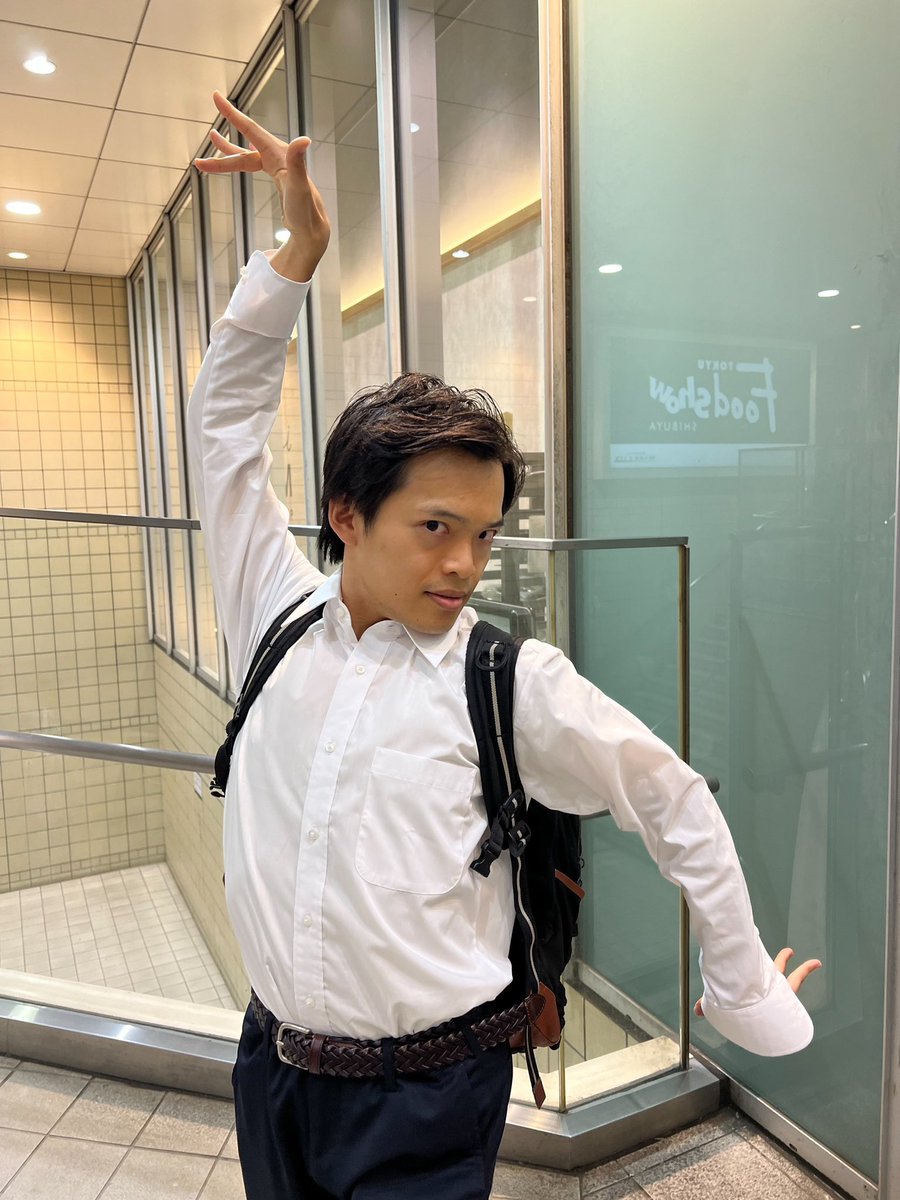 Toshiki_smapine's tweet photo. 祝！
30 years old カルボナーラ！！
最近カルボナーラ食べてないね🤔

はい、というわけでこの間超偶然ばったりんこした人に撮られました、私のトレヴィアーノ魂、
30歳でより花開かせたい…！
待ってなさい！
あんたたち！！

これからもよろしくどうぞ〜☺️ https://t.co/BWt9TPcQLi