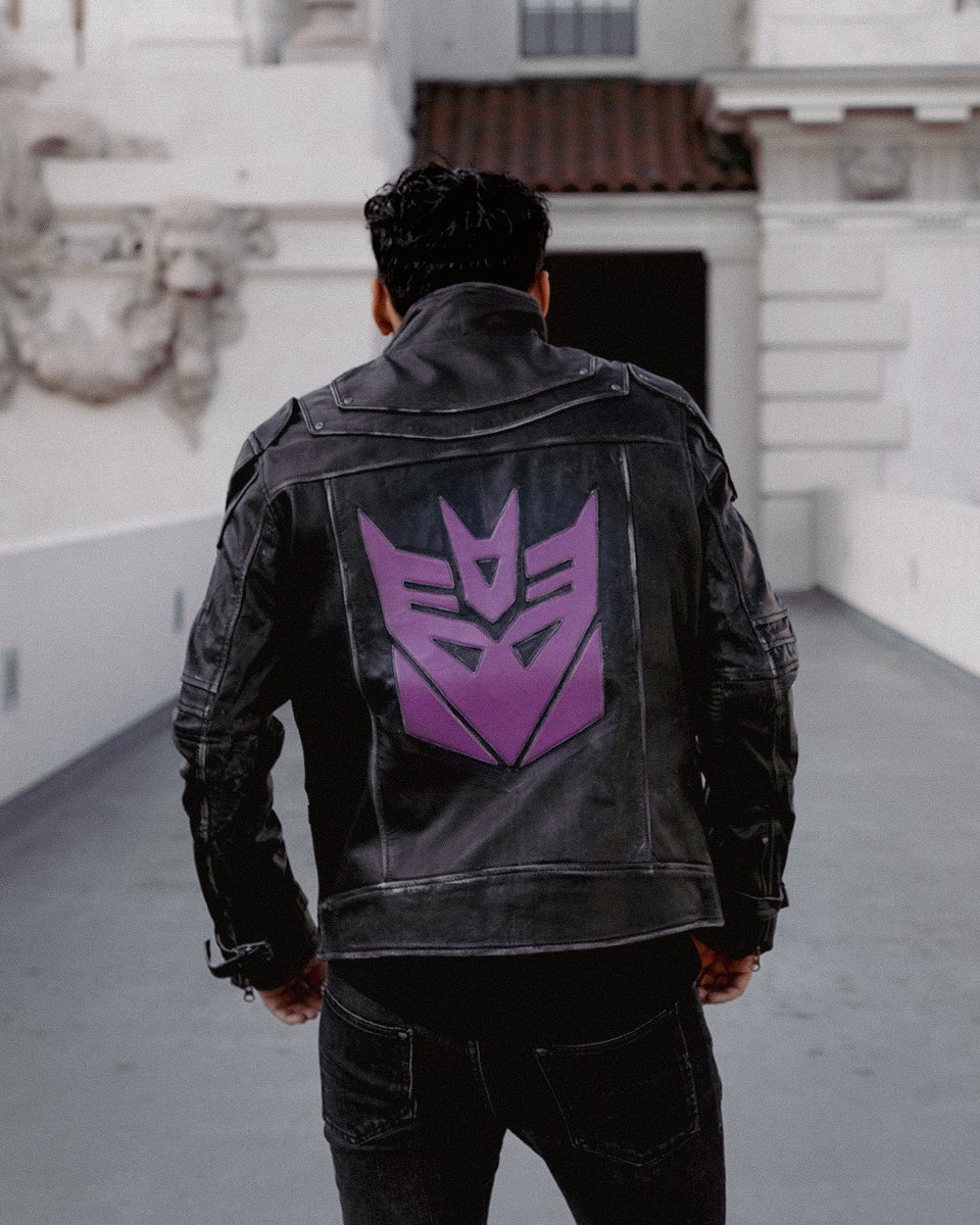 TheVIPPrince's tweet photo. “You would do well to remember that I honor loyalty... always.”

#decepticons #teamdecepticon #transformers #lucajackets #lucadesigns #fashion #fashionjacket #cosplay #cosplayfit #cosplayjacket #fitcheck #malemodel #robotsindisguise #comiccon #lacomiccon #gamer https://t.co/mQgFlghJce