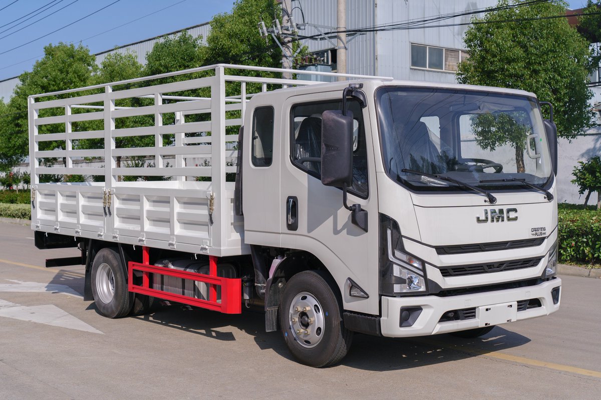 yanmeichen47591's tweet photo. JMC 5T small cargo truck#isuzu #trucking #cargo #jmc #truckdriver https://t.co/kJ266eP5zA