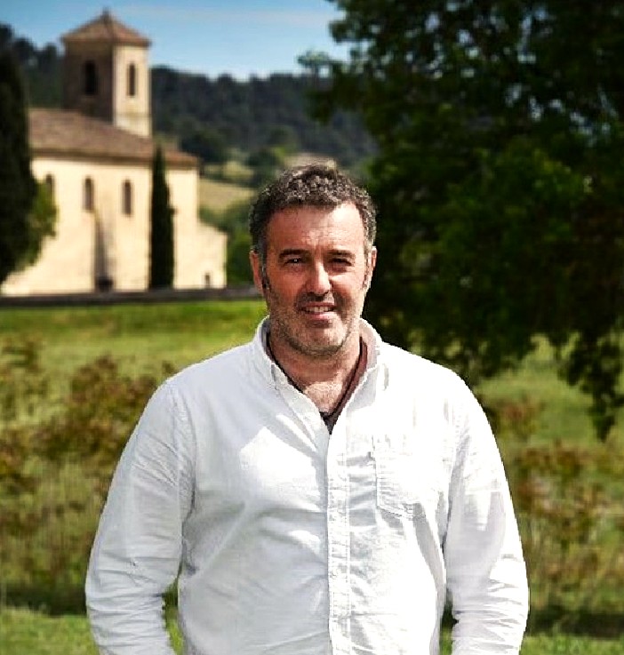 Agedo_Memoria's tweet photo. Christophe Chalençon (1966-2024)
Forgeron de Sault, figure des Gilets Jaunes lors du mouvement populaire qui avait bousculé le régime, il sera condamné par la suite pour provocation à s'armer contre l'État et pour menaces de mort et injures à caractère haineux (8 mois ferme). https://t.co/NRPT0Mh6mc