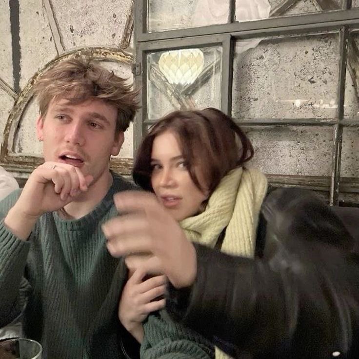 rosesandpages's tweet image. cr: love, theoretically by ali hazelwood