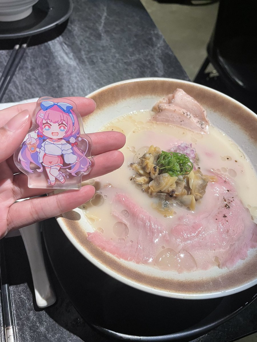 豆頁飠𠂉巾 tweet media