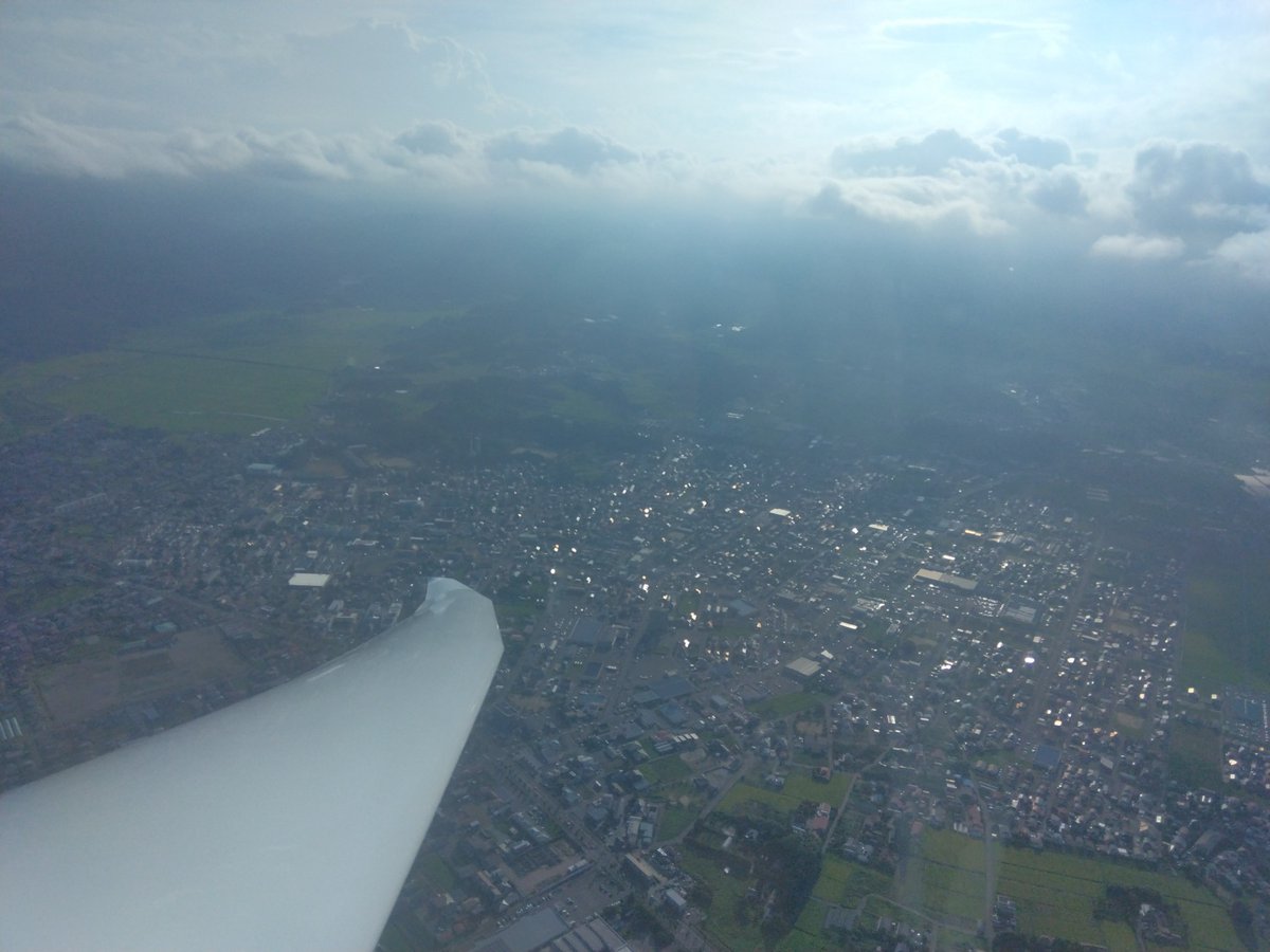 公益社団法人宮城県航空協会 SAM(Sky Association of Miyagi) (@gliderkakuda) on Twitter photo 会員各位
8月23、24日もフライト実施します。
両日とも9:00集合。
24日は早めに撤収、耐空検査準備作業、無線検査、トレーラー車検更新のため554をテントハウスに陸送、格納します。格納後、無線機を取り外して発送します。
ご協力をお願いいたします。
暑くなりそう。各自で熱中症対策をしっかりと! 会員各位
8月23、24日もフライト実施します。
両日とも9:00集合。
24日は早めに撤収、耐空検査準備作業、無線検査、トレーラー車検更新のため554をテントハウスに陸送、格納します。格納後、無線機を取り外して発送します。
ご協力をお願いいたします。
暑くなりそう。各自で熱中症対策をしっかりと!