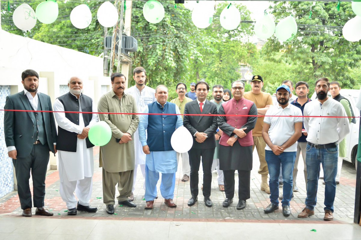 MMuhamadShahbaz's tweet image. We proudly celebrated Pakistan’s 78th Independence Day at Eastern Tower, Lahore with LCCI, VBA, business leaders, and our board. The event featured a cake-cutting, ribbon-cutting, and prayers for our nation’s prosperity.
#IndependenceDay #14August