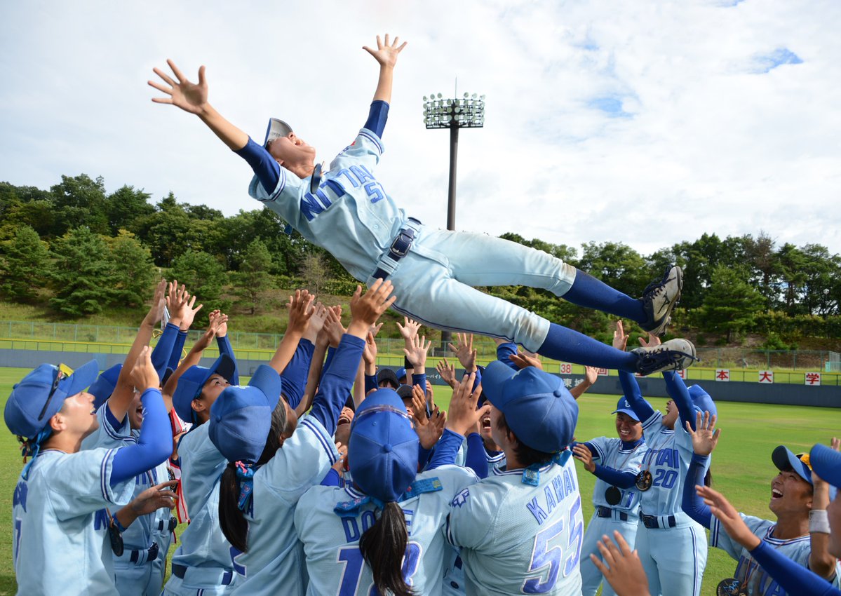 【全日本大学女子野球選手権大会】 
「マドンナ達の甲子園」の愛称で親しまれている本大会が本日から26日まで（試合は23日から）開催されます。 皆さまぜひ応援をお願いします！
出場チーム・組合せはこちらから👇
jyakyu.spo-uozu.com/bracket
#全日本大学女子野球選手権大会 #マドンナ達の甲子園