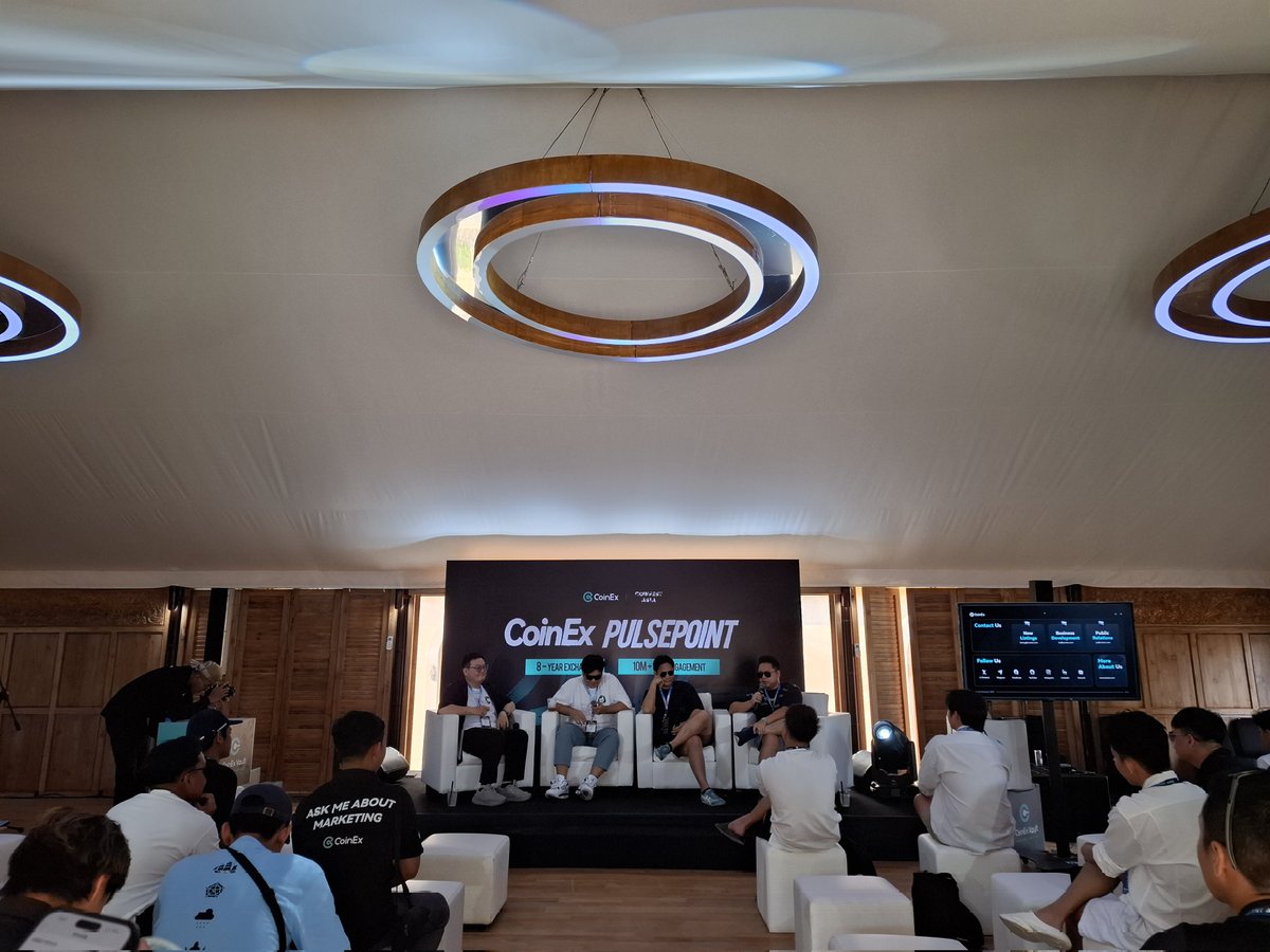 dharma_ambesa's tweet photo. Me at @coinexcom in @CoinfestAsia festival rn ππ
#coinexatBali #Staycoolwithcoinex https://t.co/hoabXRmYdi