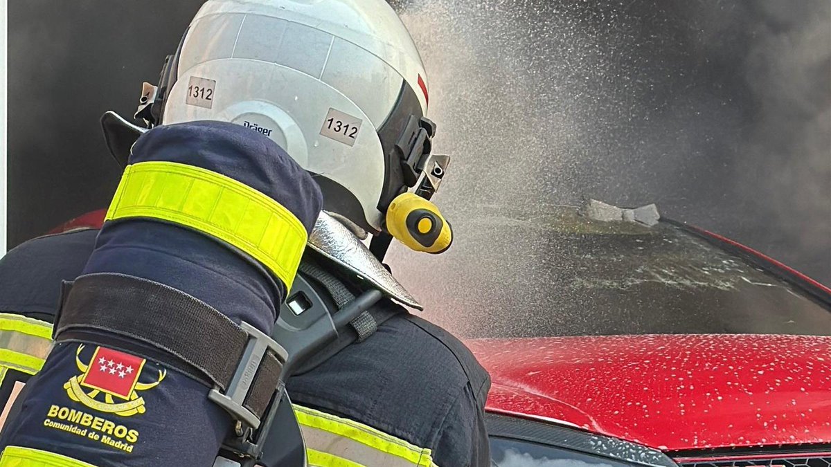 ArgandaNoticias's tweet image. Incendio en un chalet adosado de Arganda del Rey madridactual.es/municipios/arg…