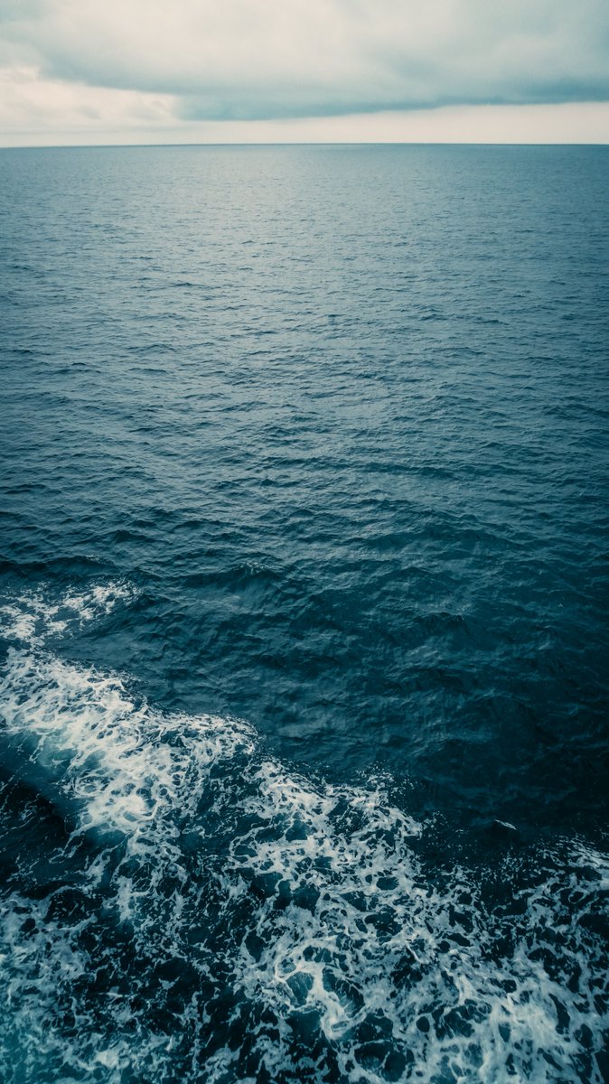 aaron_kiru's tweet photo. Endless Ocean.

#photography #ocean #lightroom #sony #oceanview #horizon #waves  
#nature #clouds #oceanview #indonesia #adventure #oceanlife https://t.co/bLVBvO5G9I