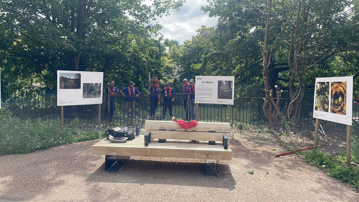 CRTWalesandSW's tweet photo. Our fab #volunteers at Green Park in #Bath clearing a viewpoint of the River Avon which had disappeared behind vegetation. Working in partnership with Waterspace, a large-scale green and blue infrastructure project creating a healthy river valley. @WaterSpaceBath
#BathRiverLine https://t.co/maVtnMBjkM