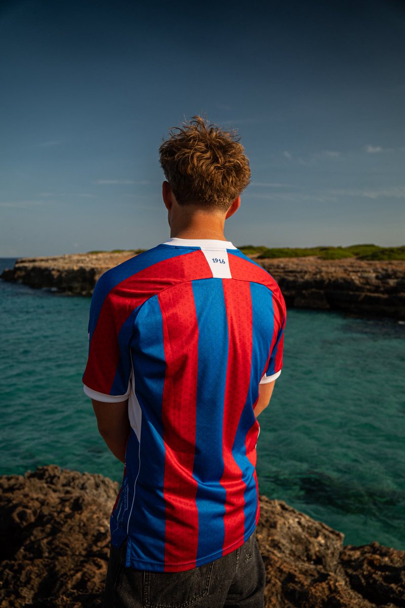 swaycko's tweet photo. Même à plus de 1000km on supporte @LaBerrichonne 💙❤️ https://t.co/XYKRLGXrRi