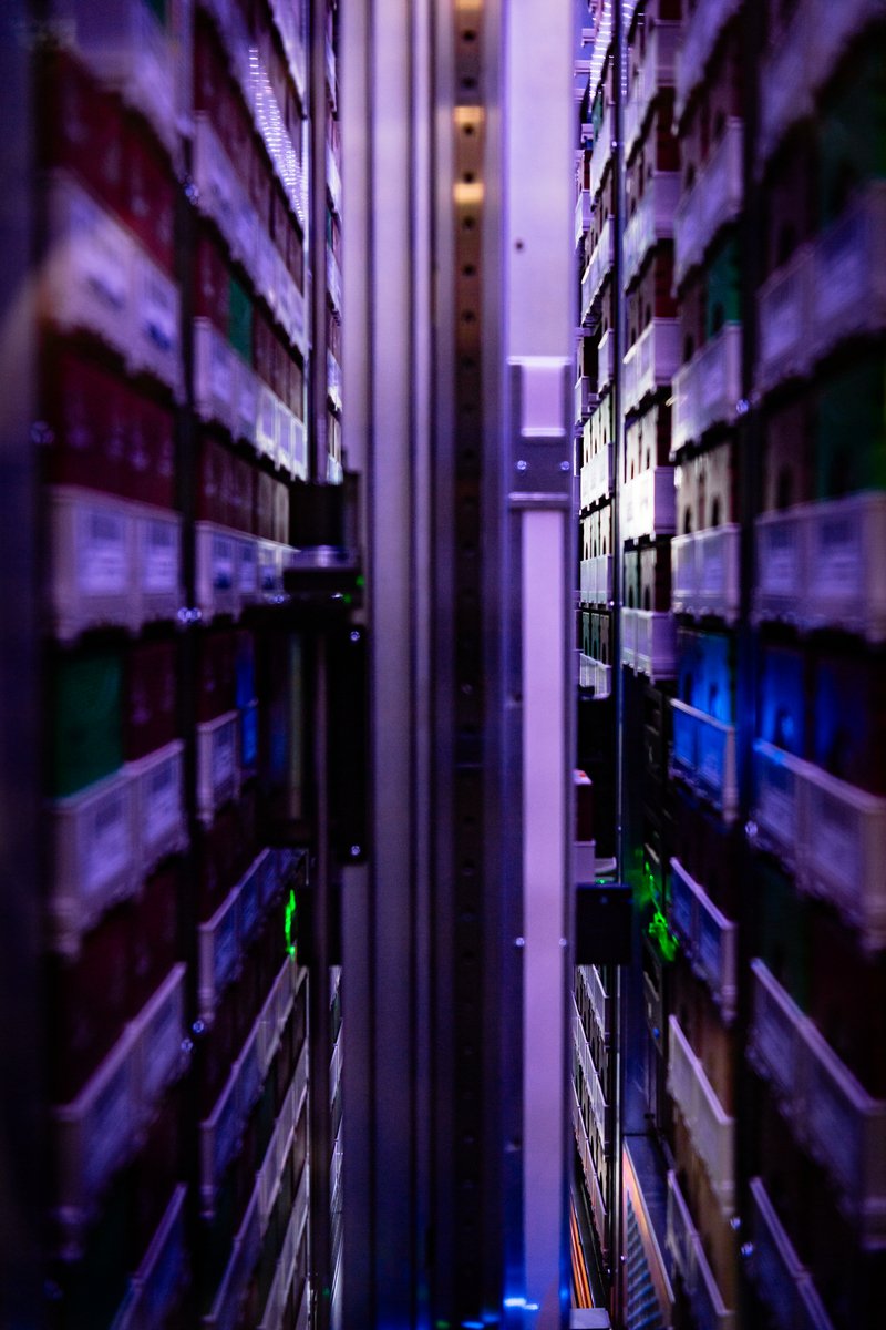 🖥️ Découvrez les coulisses de la dernière extension de Jean Zay, qui multiplie par 4 sa puissance de calcul !
Plus d'informations sur Jean Zay et cette extension ▶ cnrs.fr/fr/presse/supe…
Découvrez l'intégralité du reportage photo ▶ images.cnrs.fr/reportage-phot…