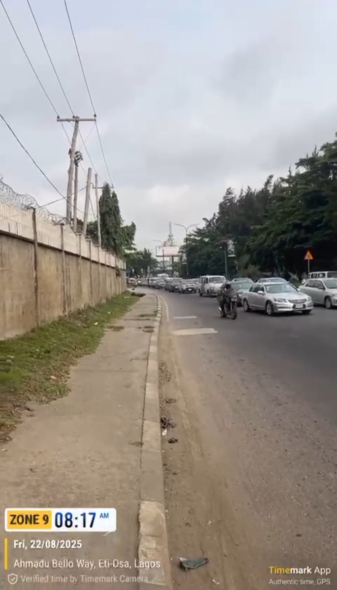 followlastma's tweet image. [8:23AM] 
#RecoveryUpdate
#Diversion

Evacuation of the fallen bucket/truck at Bonny camp commences soon.
To ease the gridlock and for easy recovery, Motorists moving inward Bonny camp roundabout from MC Ewen has been diverted from the foot of the bridge to continue their journey