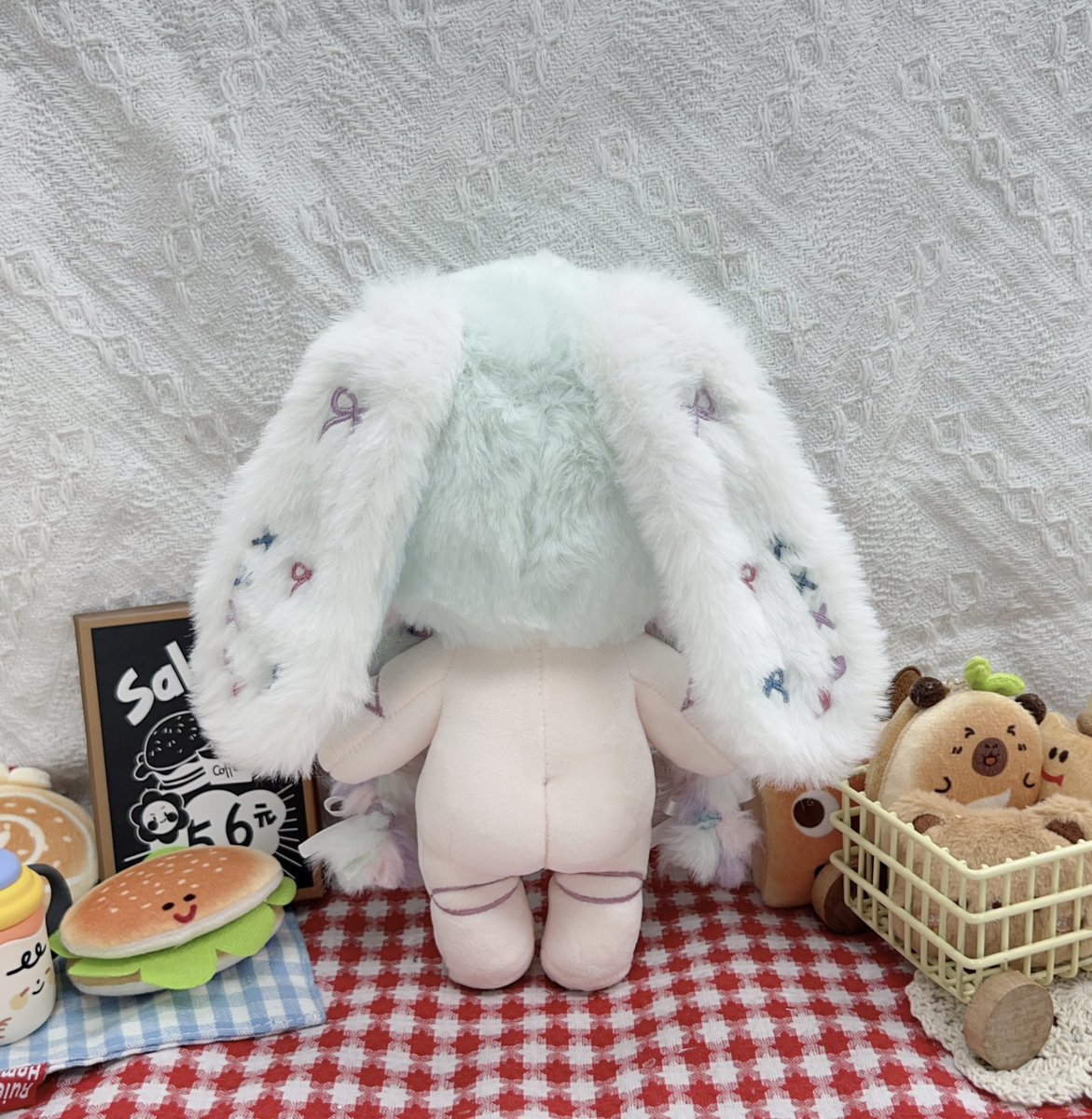 ☀️Lovely rabbit!🩵🐰

📏Size：20cm✨

🐻🫶🏻#HongliDoll   
#우리_공장으로_오세요  
#우리_공장을_소개합니다 #솜인형  
#棉花娃娃  #cottondoll 
#綿人形 #綿人形です #JPぬい