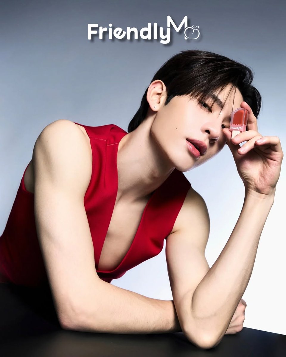 PrettybeeNJ's tweet photo. 다 잘..어울리는 쨈♡
#SongkranwithJS #JamesSu #JSY 
#제임스 #쨈 #James #태국배우 https://t.co/4OFBFWr51p