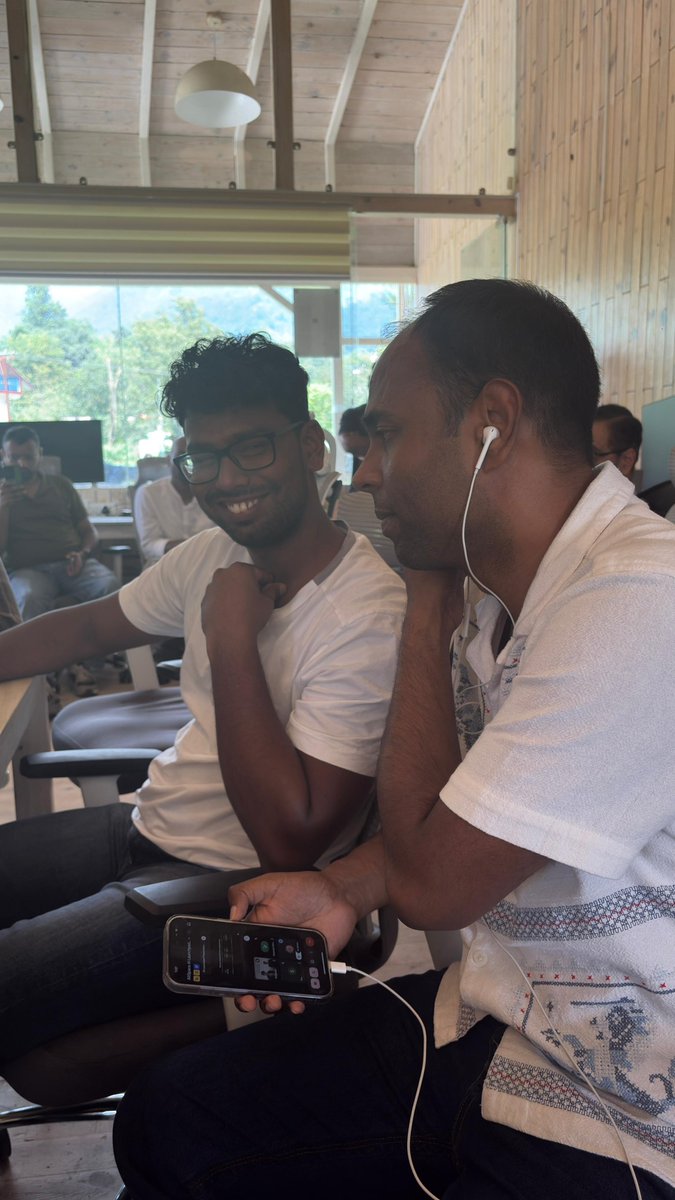 AltSpace tweet media