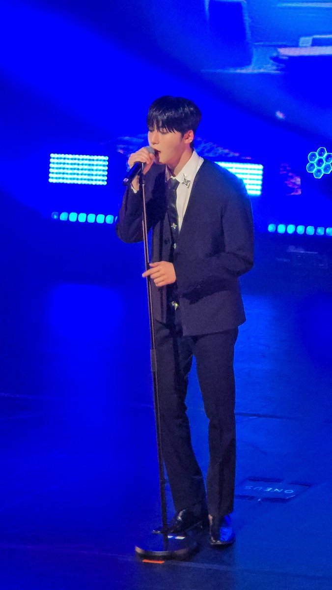 boatparking7's tweet photo. Great night with @official_ONEUS 
#ONEUS #oneusinla #ONEUSWorldTour #H_OUR_US_Together https://t.co/WP0aCsSjiN