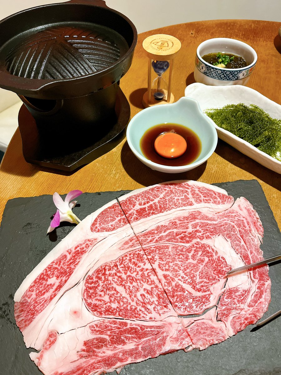 石垣牛のしゃぶしゃぶなんて間違いないだろ！
明日は99%カメに会えるシュノーケリングしてくる🐢
会えなかったら全額返金らしいけど絶対飼ってるだろw