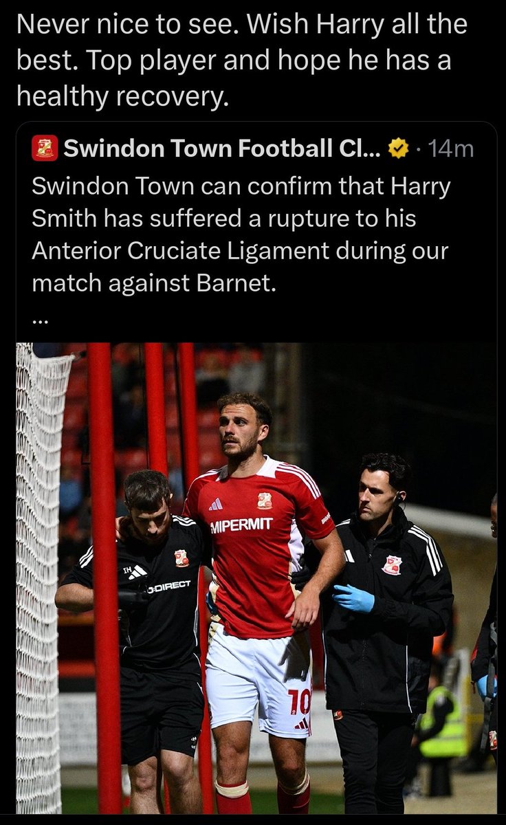 islingtonlloyd's tweet photo. Okay, I stand corrected. Harry Smith wasn't feigning injury.
Never great to see any player out through injury, especially an #ExBee https://t.co/gI06LCQuRc
