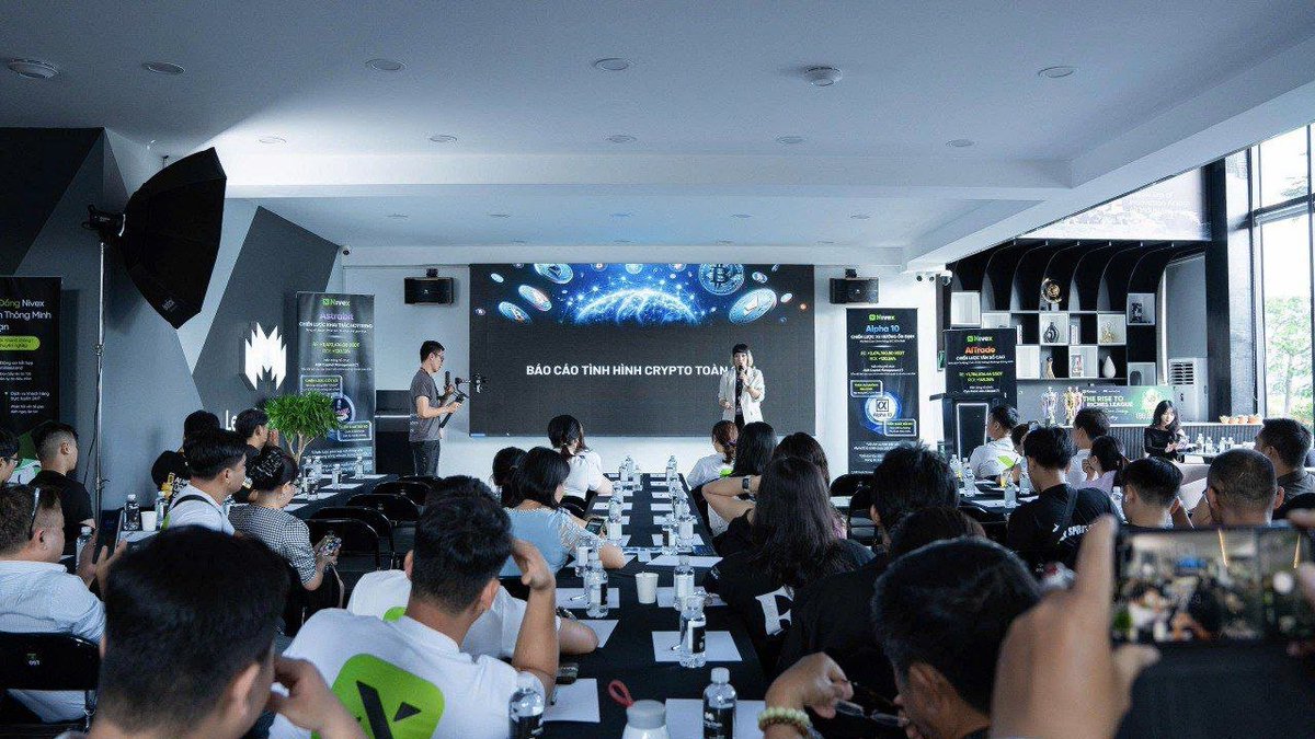 beflow999's tweet image. @Be_Flowxyz  🤝 @learningchain_ —— 携手开启 Web3、AI 与教育 融合的新机遇。

🌐 Learning Chain 作为越南领先的区块链与AI教育平台，正在培育新一代数字领袖。结合 BeFlow 的价值消费生态，我们将知识与真实应用场景紧密连接。

🔑 知识 × 消费 = 无限可能。
#BeFlow #LearningChain #Web3 #AI…