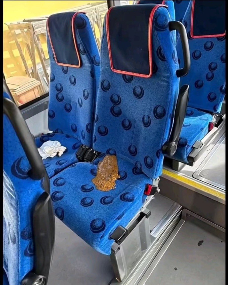 Me monto en el bus para ir ya al riverland y este es el panorama que tenemos, estamos todos llorando y no nos lo podemos creer…