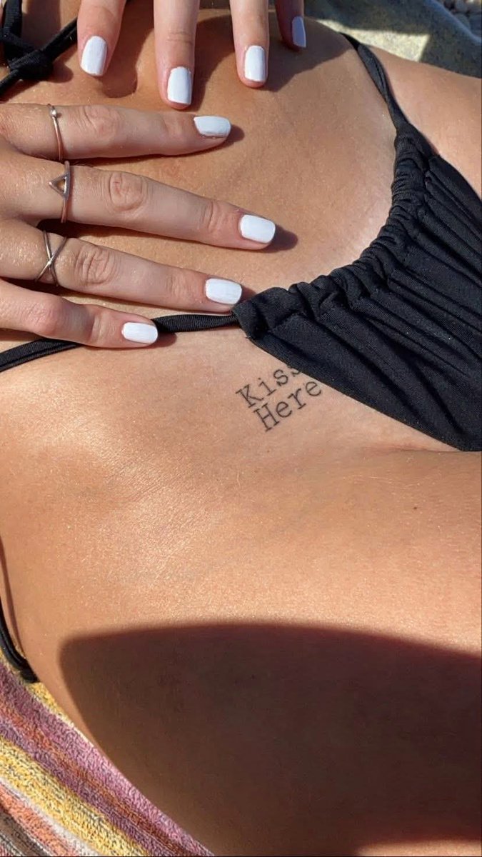 CoquineAlice's tweet photo. Des volontaires pour valider mon tatouage ^^ https://t.co/zLNyF6WqZT