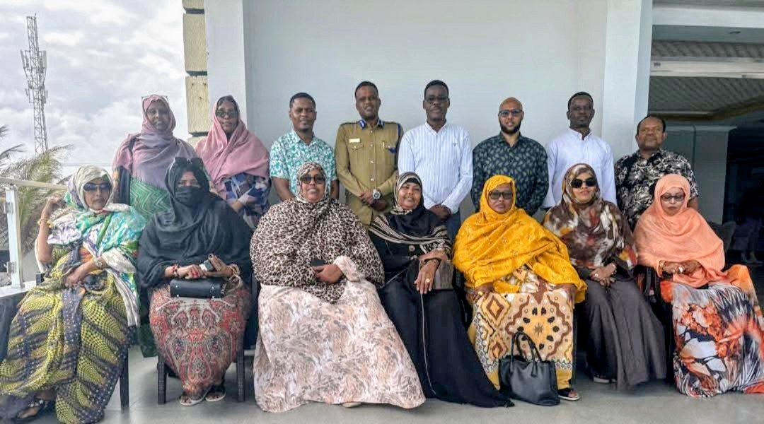 mtaarey's tweet photo. Sharaf iyo karaamo weyn ayay inoo tahay in aan qeyb ka noqono xafladaha soo dhaweynta Wasiir/Xildhibaan Cabdifitaax Khasim Maxamuud oo si talan-taali ah uga socota magaalada Muqdisho. Soo laabashadiisu waxay astaan u tahay guul, aqoon iyo sharaf qaran.
Jimca wgsn. https://t.co/m3qlYQyMj4