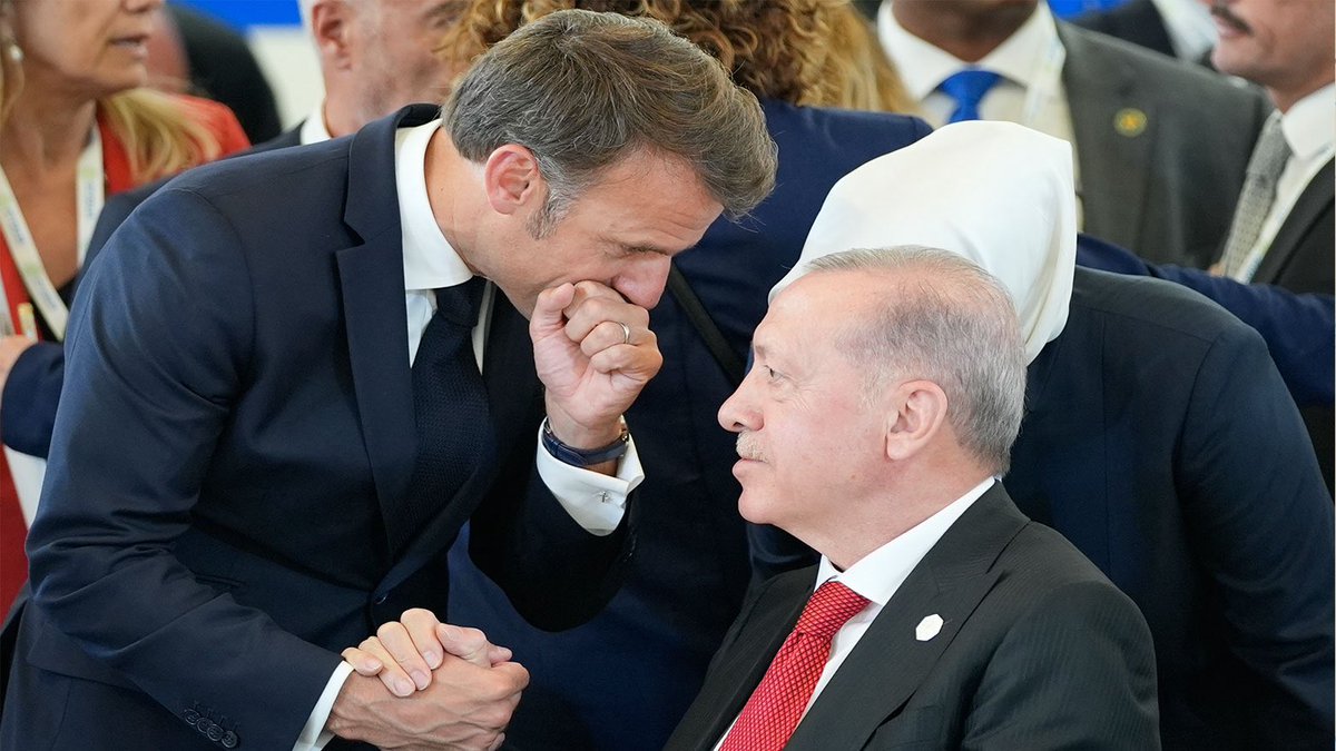 SamuelJsdv's tweet photo. Very important 🇫🇷🇹🇷🇪🇺 exchange between @EmmanuelMacron & @RTErdogan 👇

✅ #SupportUkraine 🇺🇦🇪🇺
✅ #BlackSeaSecurity 🇷🇴🇧🇬🇹🇷🇺🇦🇬🇪🇪🇺
✅ #SupportPalestine 🇵🇸 
✅ #Armenia #Azerbaijan 🇦🇲🇦🇿 
✅ #Caspian #OpenCorridors #Iran 🇮🇷
✅ #India 🇮🇳, #China 🇨🇳 #Russia 🇷🇺 
✅ #Military & #Security 🇪🇺💶🚀☢️

“This is a relationship between Europe’s last strategically autonomous regional powers. Up until recently they were all competition, but recently some very significant changes have taken place. It’s more structural” said a #French 🇫🇷🇪🇺 diplomat.

“The two leaders haven’t always had the easiest of interpersonal relationships. Like father and son, there is tension but also deep mutual respect. They both know what their cooperation could lead to, but also how fragile the situation has been in the past. There’s a vision” said a #Turkish 🇹🇷🇪🇺 diplomat.

Please read my comments below on 🇫🇷🇹🇷🇪🇺 relations over the past two years for context, including on #French 🇫🇷 intelligence sector usage of my analysis👇

🔗https://t.co/VJh8p0NIHl…

🔗 https://t.co/VJh8p0NIHl…

🔗 https://t.co/VJh8p0NIHl…

🔗 https://t.co/VJh8p0NIHl…

🔗 https://t.co/VJh8p0NIHl…