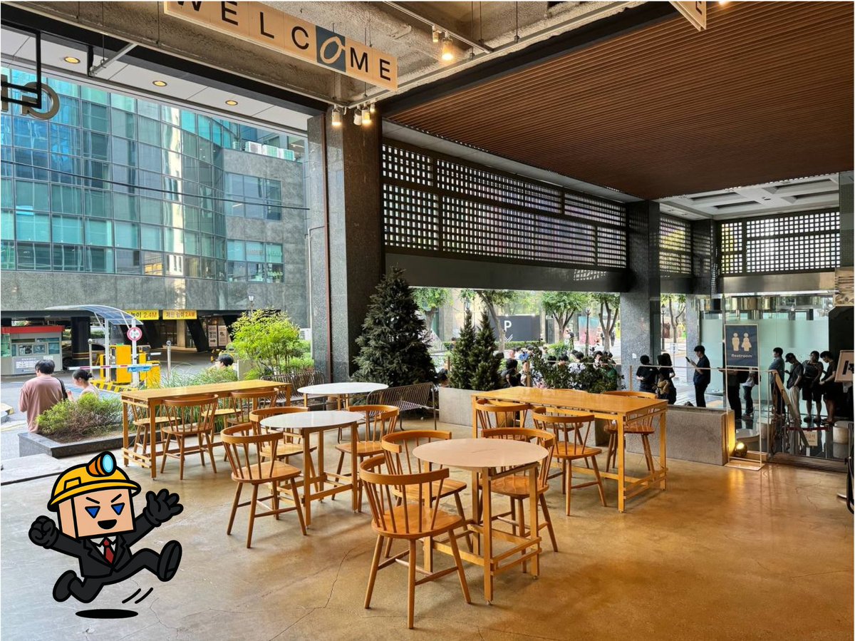 It’s amazing to see Korean participants already in line. Thank you for the enthusiasm. B² won’t let you down. Guess what surprise we have for you 👇🏻 $B2