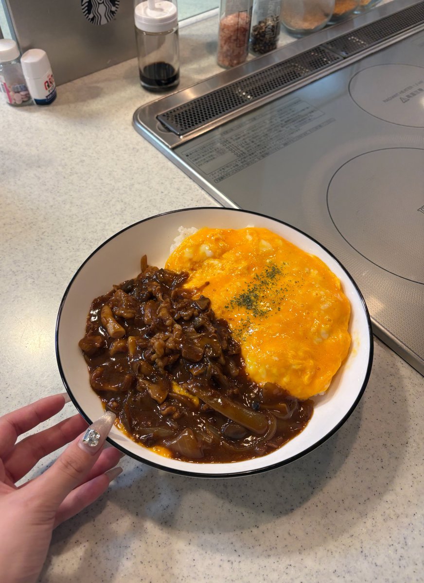 RoseImk's tweet photo. 早めのお夕飯は贅沢ハヤシライス❤️🍛 https://t.co/aNWBDl6J8g