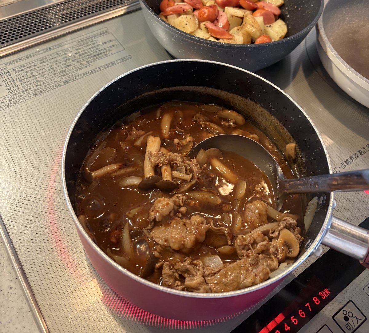 RoseImk's tweet photo. 早めのお夕飯は贅沢ハヤシライス❤️🍛 https://t.co/aNWBDl6J8g