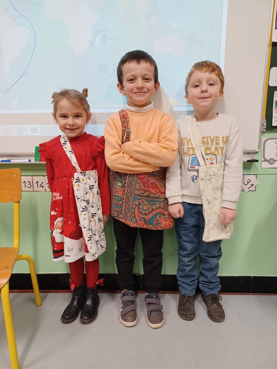 fablabalecole's tweet image. Un beau projet de coopération interclasses et d’apprentissage par le faire. 

#FabLabalEcole 
 #JM25@reseau_canope