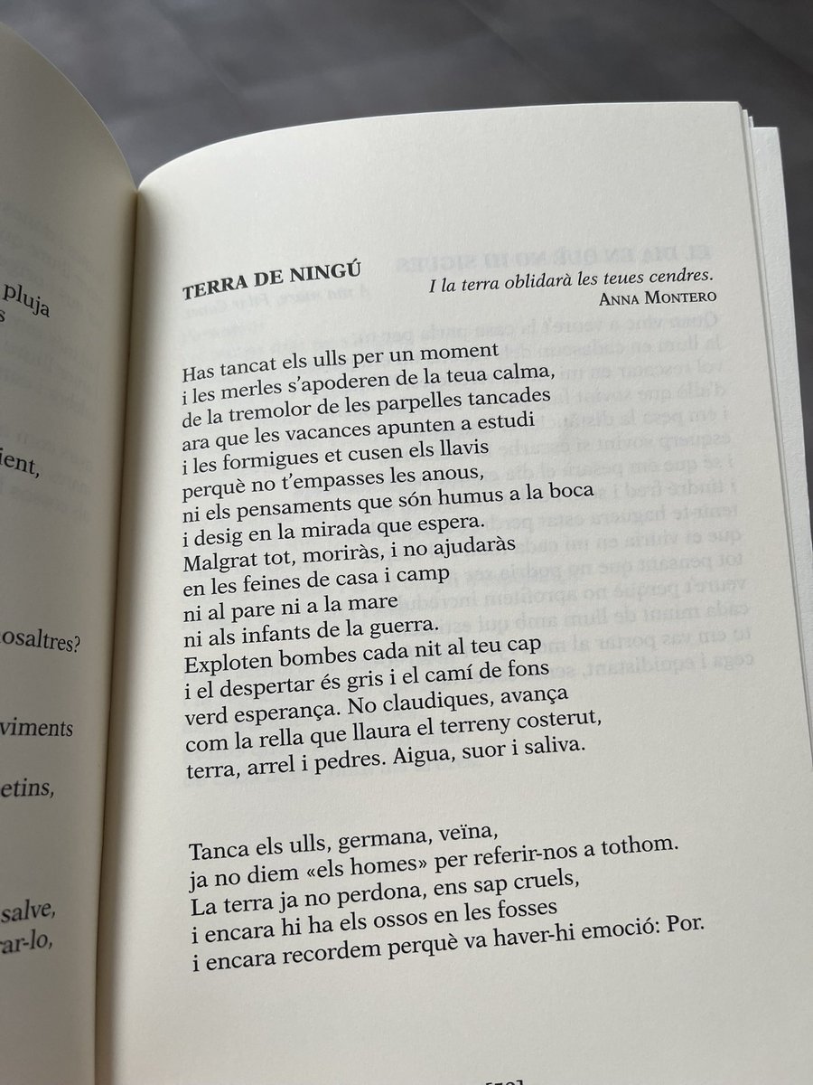 Desitjant que tornin els premis octubre per poder gaudir de llibres com ‘Els Afores”, Premi VAE 2024 (<a href="/Editorial_3i4/">Edicions Tres i Quatre</a>) de l’estimada Isabel Garcia Canet (<a href="/itacapoe8/">Isabel Garcia Canet</a> )❣️
“Exploten bombes cada nit al teu cap”
