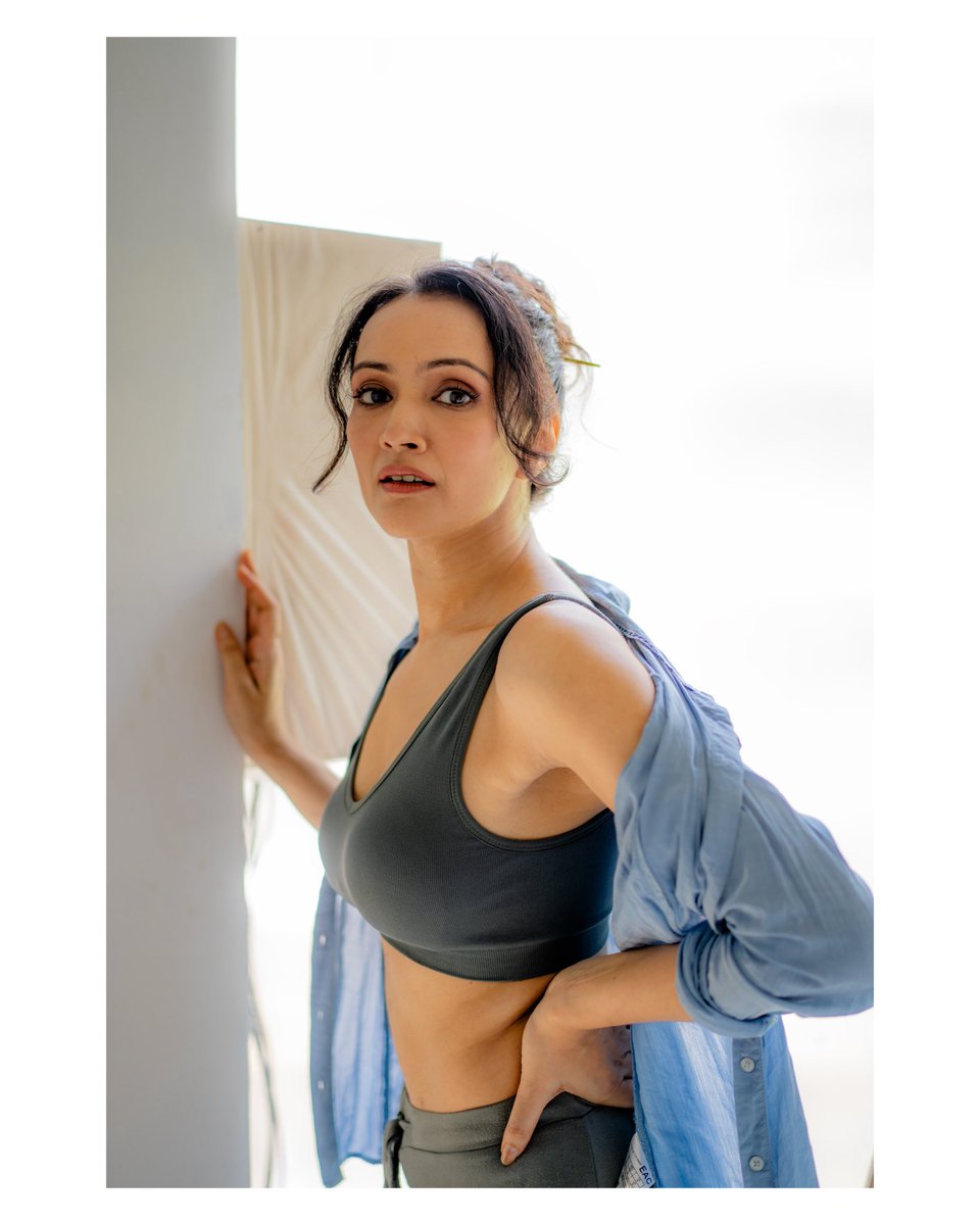 Dipannita Sharma (@dipannitasharma) on Twitter photo Paint thy colours …
Photography: <a href="/charcoalmarks/">Charcoalmarks (raj)</a>
BTS : @palomachakroborty
Make up : @manasichipra
Hair : @palaksalia Paint thy colours …
Photography: <a href="/charcoalmarks/">Charcoalmarks (raj)</a>
BTS : @palomachakroborty
Make up : @manasichipra
Hair : @palaksalia
